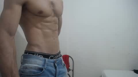 Snapshot of rickcumhot13 chatting on 09.22.25 rickcumhot13 online show from 09.22.25