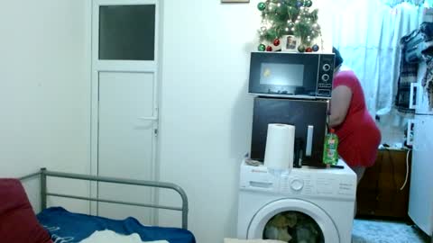 Snapshot of ridemerafsuzana chatting on 12.15.24 Ridemeraf online show from 12.15.24