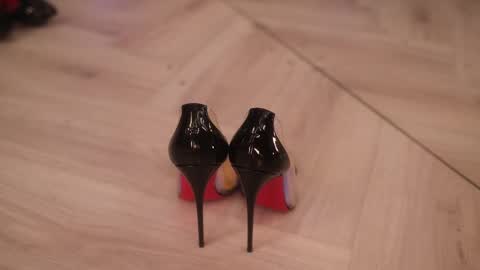    if you wanna buy smth stockingsph etc  custom videos or pics  online show from 02.09.25