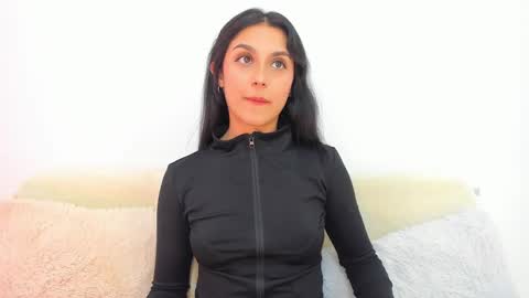 Snapshot of riley_tin chatting on 02.16.25 riley_tin online show from 02.16.25