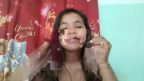 Snapshot of rinah856024 chatting on 02.15.25 rinah856024 online show from 02.15.25