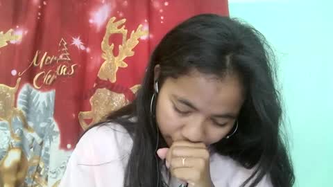 Snapshot of rinah856024 chatting on 02.15.25 rinah856024 online show from 02.15.25