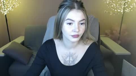 Snapshot of ritaneer chatting on 12.08.24 ritaneer online show from 12.08.24