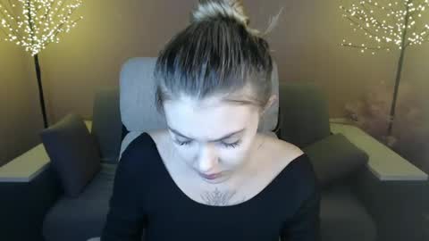 Snapshot of ritaneer chatting on 12.17.24 ritaneer online show from 12.17.24