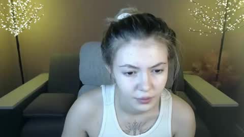 Snapshot of ritaneer chatting on 12.23.24 ritaneer online show from 12.23.24