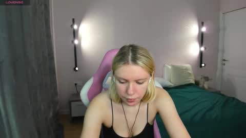 river_stoynee online show from 10.06.25