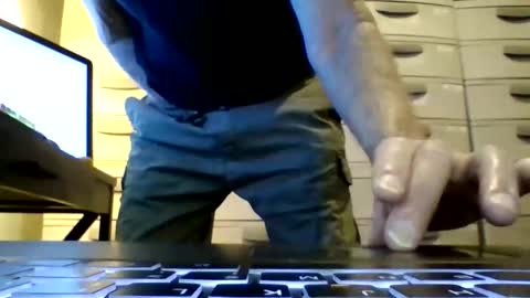 Snapshot of rlcock1 chatting on 10.28.25 rlcock1 online show from 10.28.25