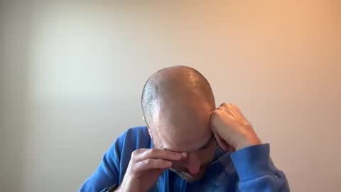 Snapshot of roadking1122 chatting on 12.01.25 roadking1122 online show from 12.01.25