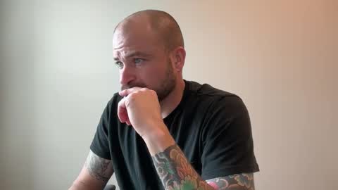 Snapshot of roadking1122 chatting on 12.04.25 roadking1122 online show from 12.04.25