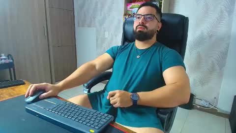 Snapshot of robby_k chatting on 11.06.25 Robby online show from 11.06.25