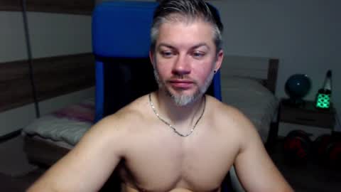 Snapshot of robbyshawz chatting on 12.10.24 robbyshawz online show from 12.10.24