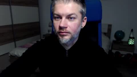 Snapshot of robbyshawz chatting on 12.11.24 robbyshawz online show from 12.11.24