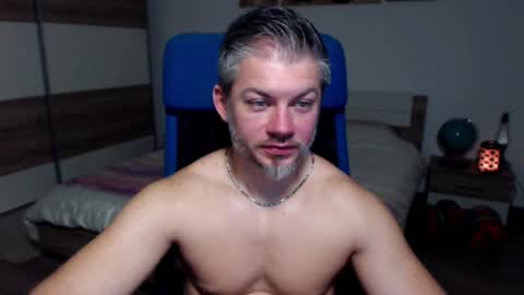 Snapshot of robbyshawz chatting on 12.18.24 robbyshawz online show from 12.18.24