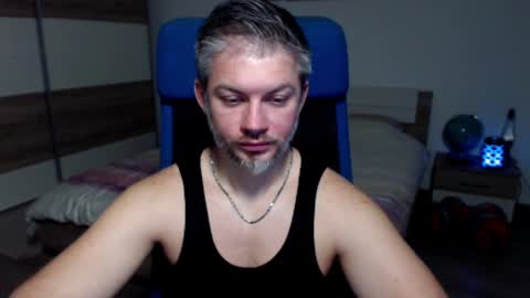 Snapshot of robbyshawz chatting on 12.19.24 robbyshawz online show from 12.19.24