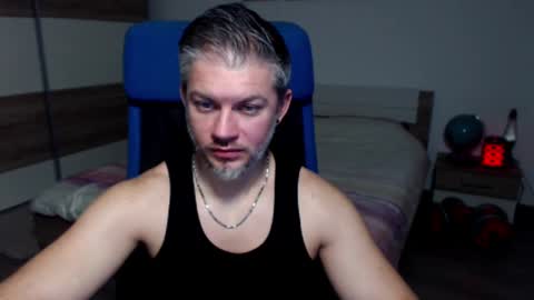 Snapshot of robbyshawz chatting on 12.20.24 robbyshawz online show from 12.20.24