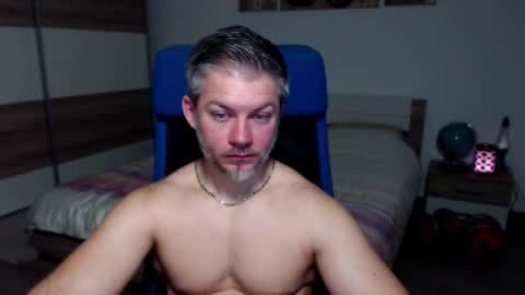 Snapshot of robbyshawz chatting on 12.21.24 robbyshawz online show from 12.21.24