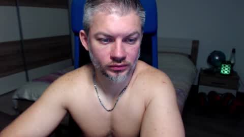 Snapshot of robbyshawz chatting on 12.27.24 robbyshawz online show from 12.27.24