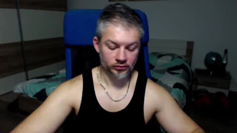 Snapshot of robbyshawz chatting on 01.06.25 robbyshawz online show from 01.06.25