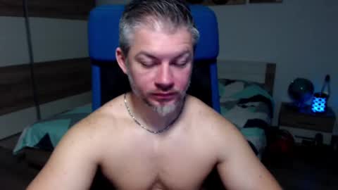 Snapshot of robbyshawz chatting on 01.10.25 robbyshawz online show from 01.10.25