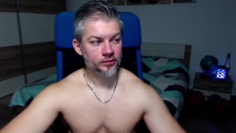 Snapshot of robbyshawz chatting on 01.12.25 robbyshawz online show from 01.12.25