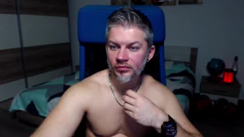 Snapshot of robbyshawz chatting on 01.12.25 robbyshawz online show from 01.12.25