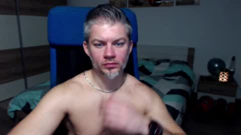 Snapshot of robbyshawz chatting on 01.20.25 robbyshawz online show from 01.20.25