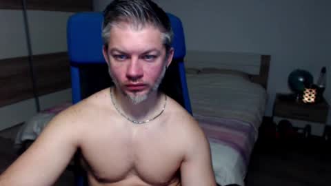Snapshot of robbyshawz chatting on 02.01.25 robbyshawz online show from 02.01.25