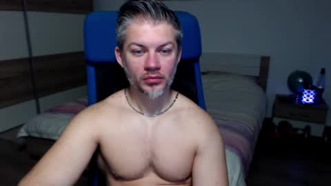 Snapshot of robbyshawz chatting on 02.02.25 robbyshawz online show from 02.02.25