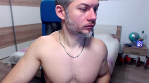 Snapshot of robbyshawz chatting on 02.05.25 robbyshawz online show from 02.05.25