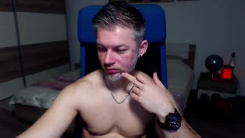 Snapshot of robbyshawz chatting on 03.11.25 robbyshawz online show from 03.11.25