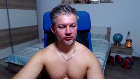 Snapshot of robbyshawz chatting on 09.10.25 robbyshawz online show from 09.10.25