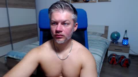 Snapshot of robbyshawz chatting on 09.12.25 robbyshawz online show from 09.12.25
