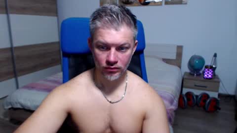 Snapshot of robbyshawz chatting on 09.21.25 robbyshawz online show from 09.21.25