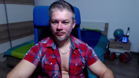 Snapshot of robbyshawz chatting on 10.12.25 robbyshawz online show from 10.12.25