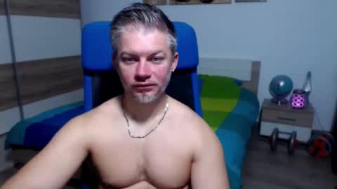 Snapshot of robbyshawz chatting on 10.20.25 robbyshawz online show from 10.20.25