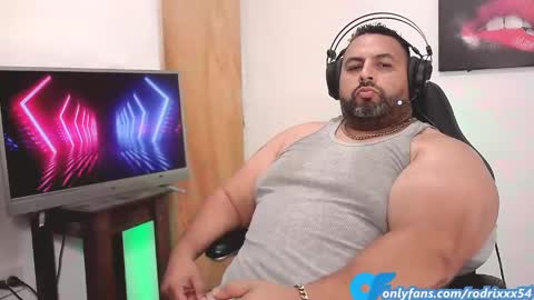 Snapshot of rodrixxx54 chatting on 01.04.25 rodrixxx54 online show from 01.04.25