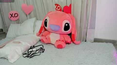 Snapshot of rolyloren chatting on 02.22.25 Marcela online show from 02.22.25