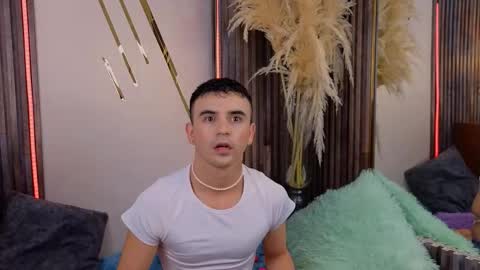   online show from 12.01.25