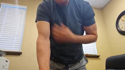 Snapshot of romanteeks chatting on 01.22.25 romanteeks online show from 01.22.25