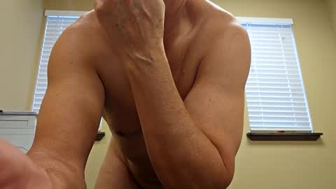 Snapshot of romanteeks chatting on 02.14.25 romanteeks online show from 02.14.25