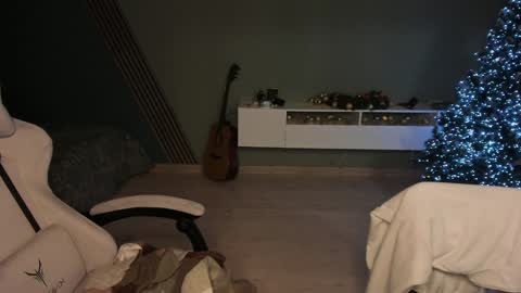 Snapshot of romeo_mercy chatting on 01.04.25 Romeo online show from 01.04.25