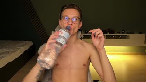 Snapshot of romeo_mercy chatting on 01.10.25 Romeo online show from 01.10.25