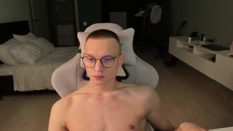 Snapshot of romeo_mercy chatting on 02.11.25 Romeo online show from 02.11.25