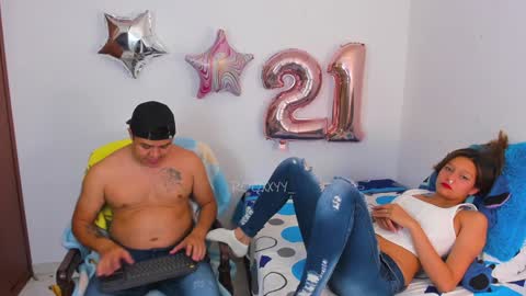 Snapshot of rooxxyy_ chatting on 01.11.25    online show from 01.11.25