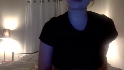Snapshot of rose202555555 chatting on 09.20.25 Rose online show from 09.20.25