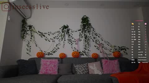 Snapshot of roseess_ chatting on 11.03.25 roseess_ online show from 11.03.25