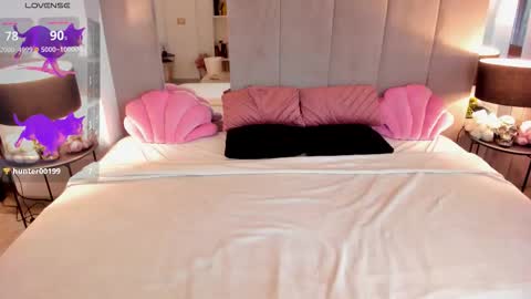 Snapshot of rosetatt chatting on 09.11.25 Nataly online show from 09.11.25