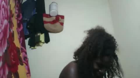Snapshot of roseyaa chatting on 09.11.25 Roseyaa online show from 09.11.25