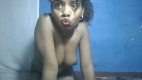 Snapshot of roseyaa chatting on 10.13.25 Roseyaa online show from 10.13.25