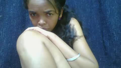 Snapshot of rosia685234 chatting on 02.19.25 rosia685234 online show from 02.19.25
